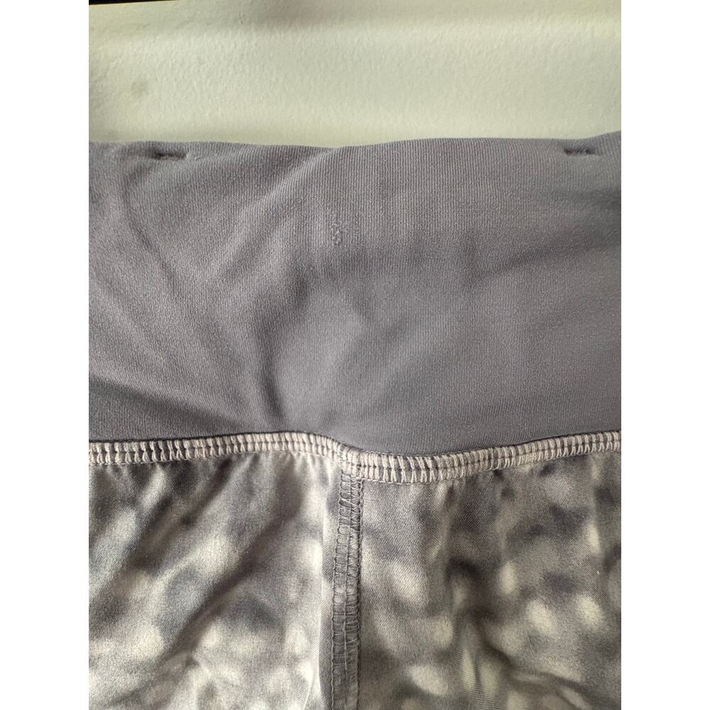 Lululemon Run Speed Shorts 2.5” Size 2 Snowy Owl Magnum Gray - Picture 5 of 12